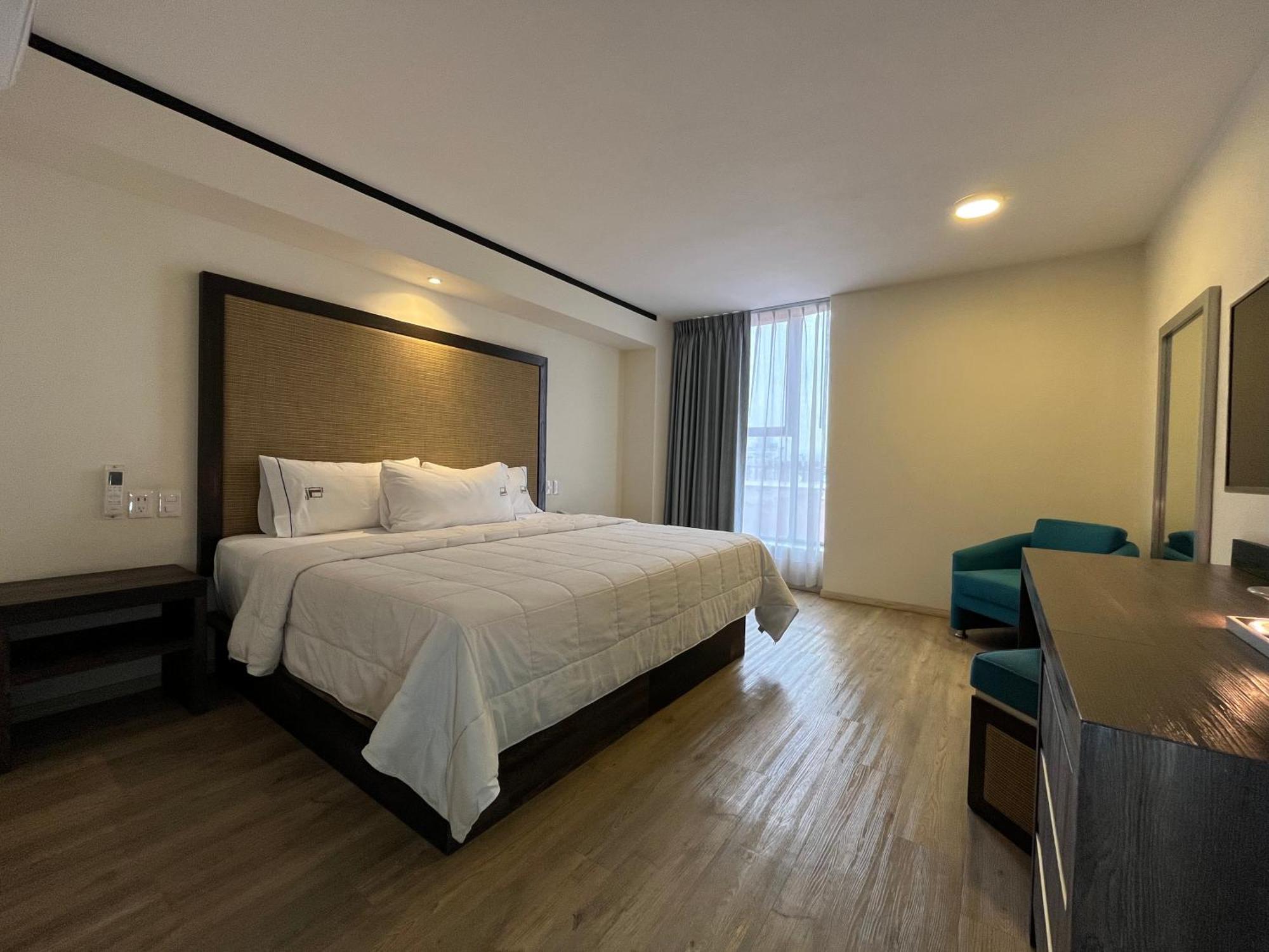 Lepanto Reforma 4*
